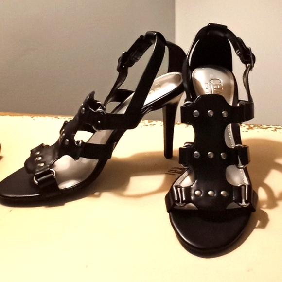 Chaps High Heels. Size 8 - Picture 9 of 9